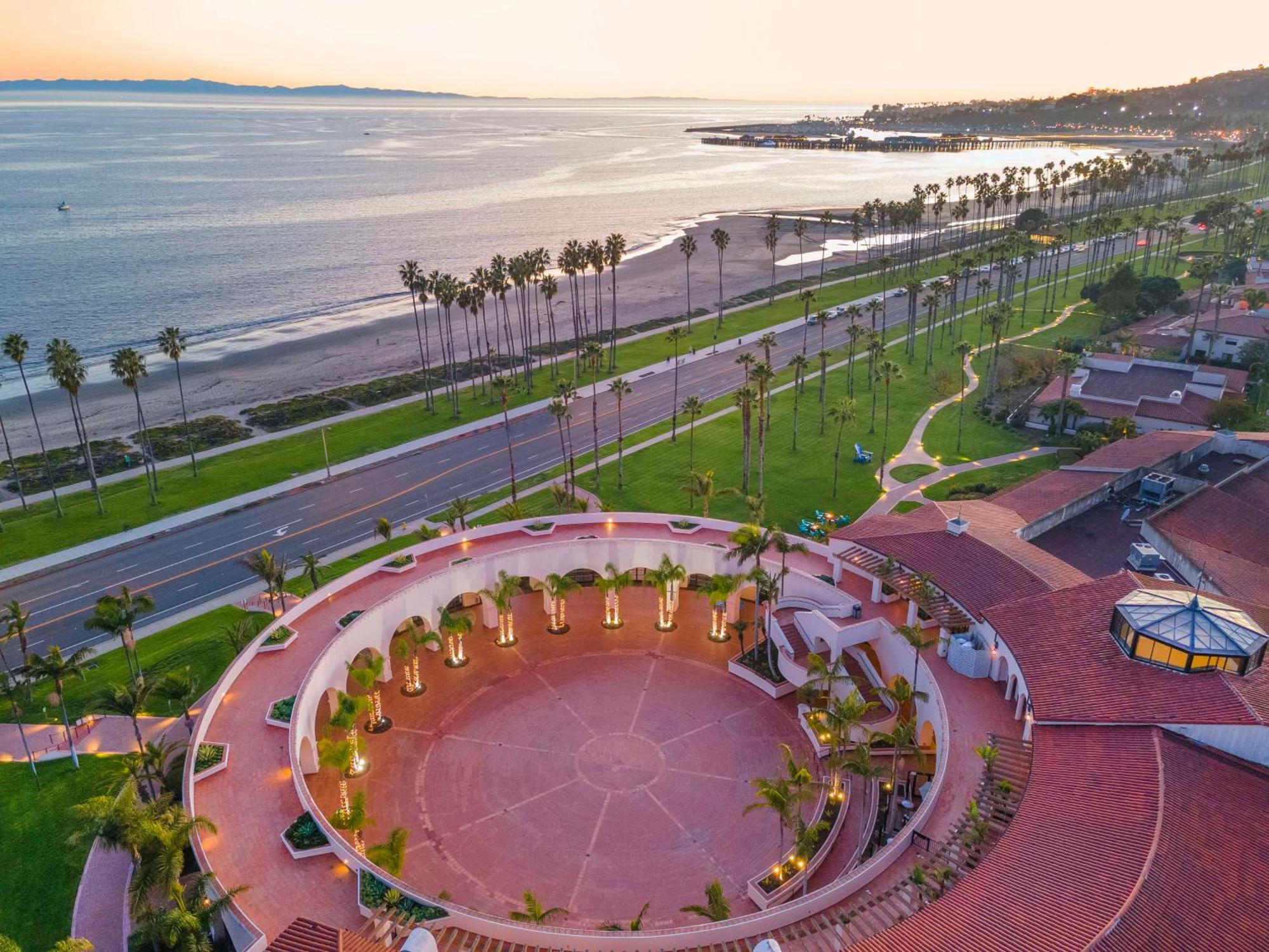Hilton Santa Barbara Beachfront Resort Exterior photo
