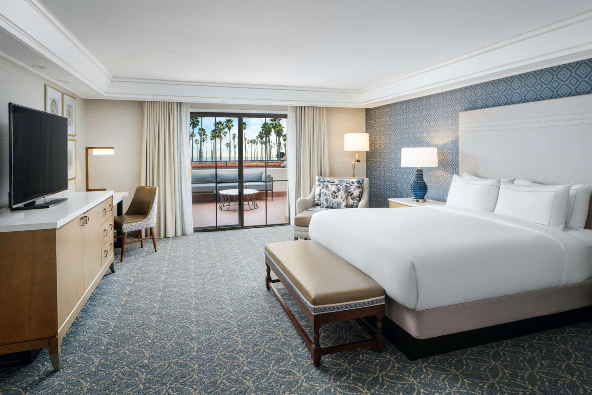 Hilton Santa Barbara Beachfront Resort Exterior photo