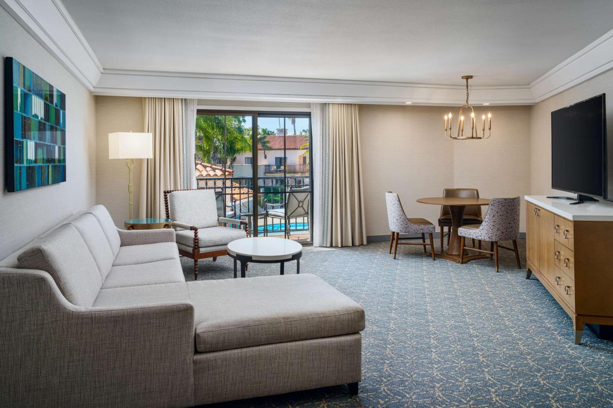Hilton Santa Barbara Beachfront Resort Exterior photo