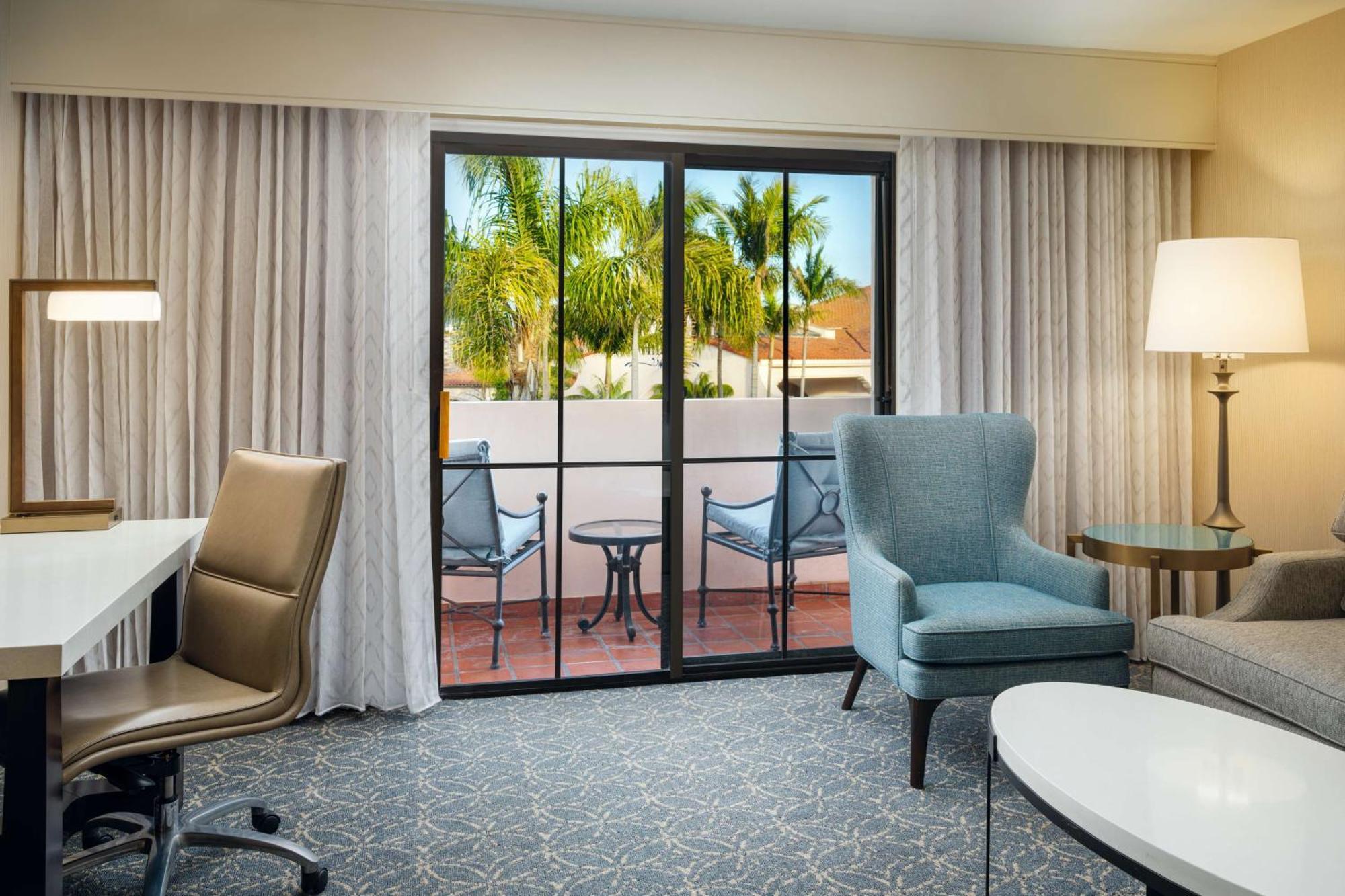 Hilton Santa Barbara Beachfront Resort Exterior photo