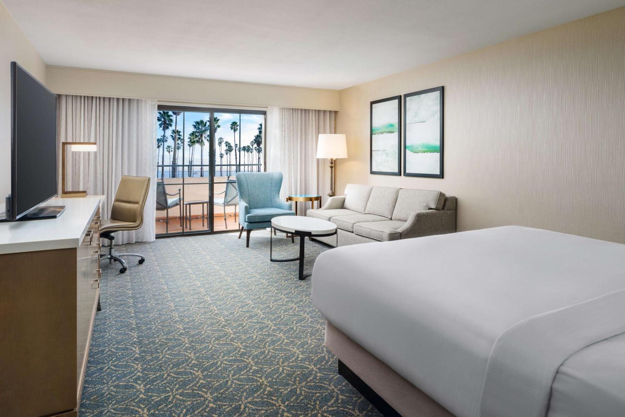 Hilton Santa Barbara Beachfront Resort Exterior photo
