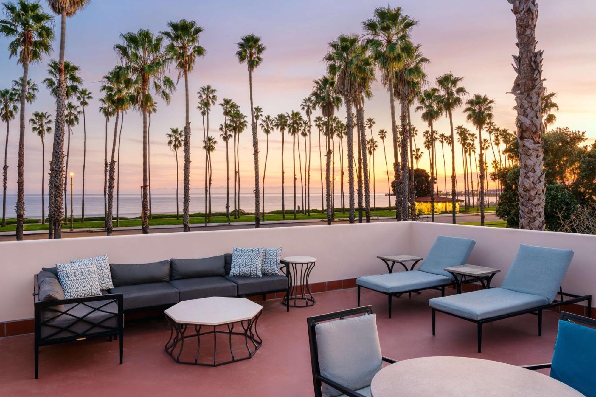 Hilton Santa Barbara Beachfront Resort Exterior photo