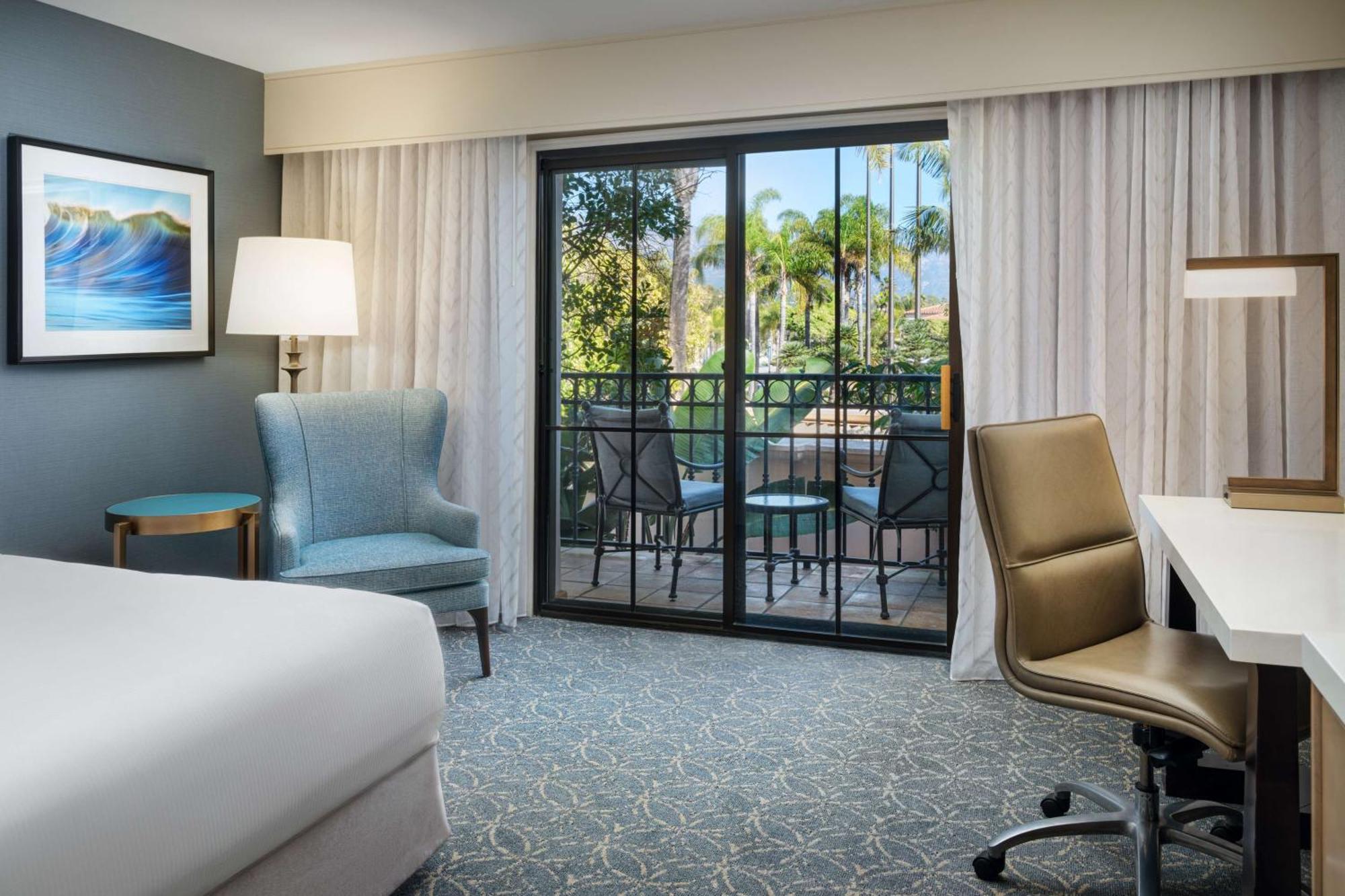 Hilton Santa Barbara Beachfront Resort Exterior photo
