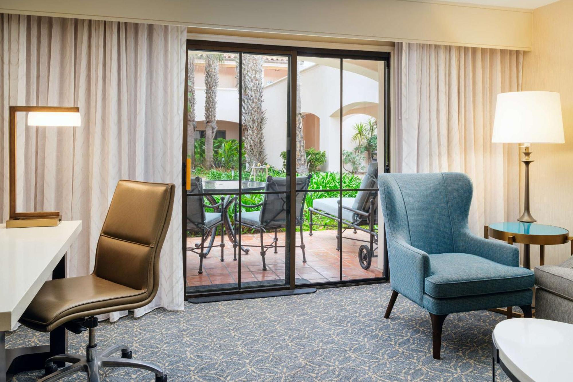Hilton Santa Barbara Beachfront Resort Exterior photo