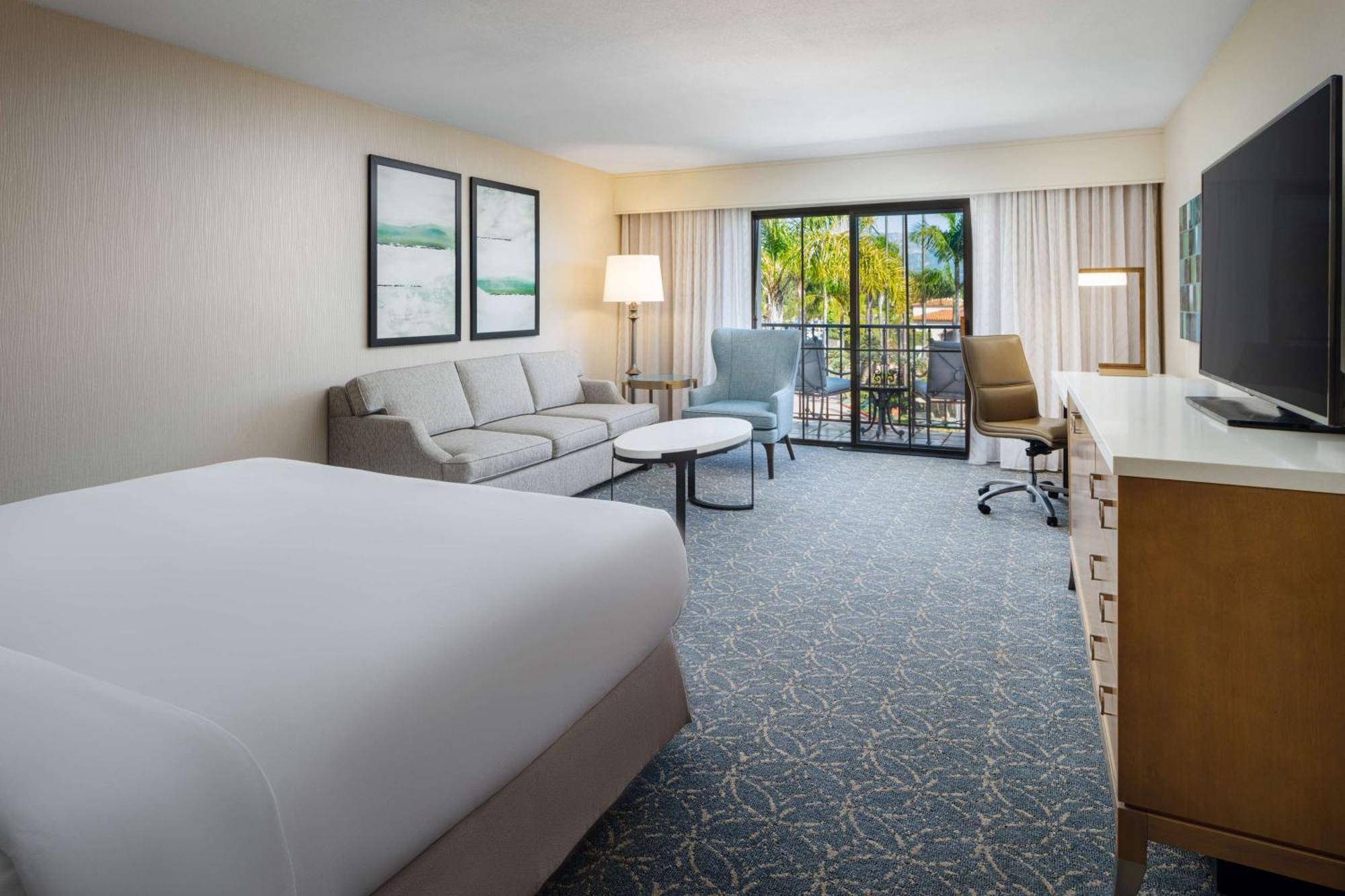 Hilton Santa Barbara Beachfront Resort Exterior photo
