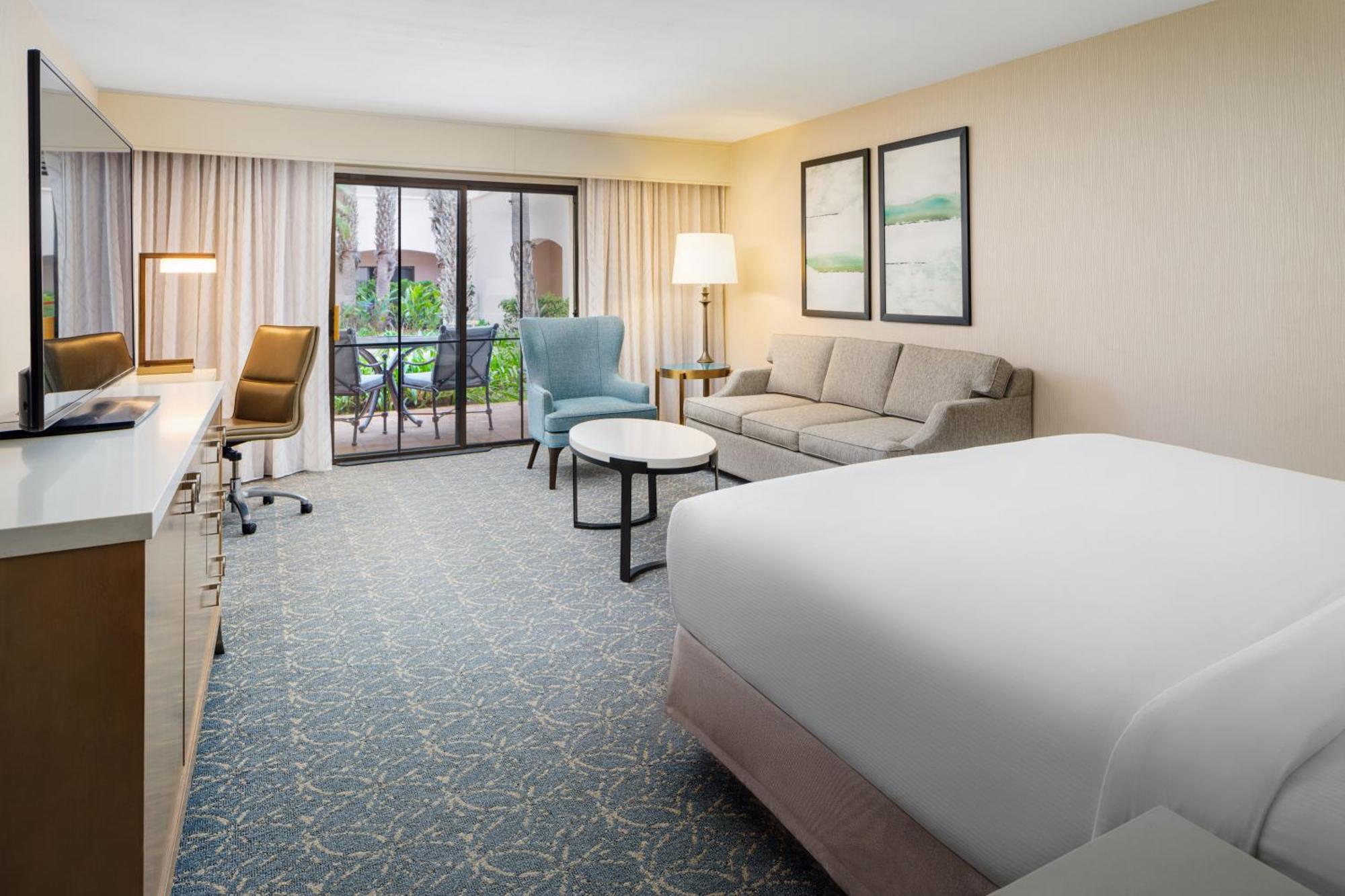 Hilton Santa Barbara Beachfront Resort Exterior photo